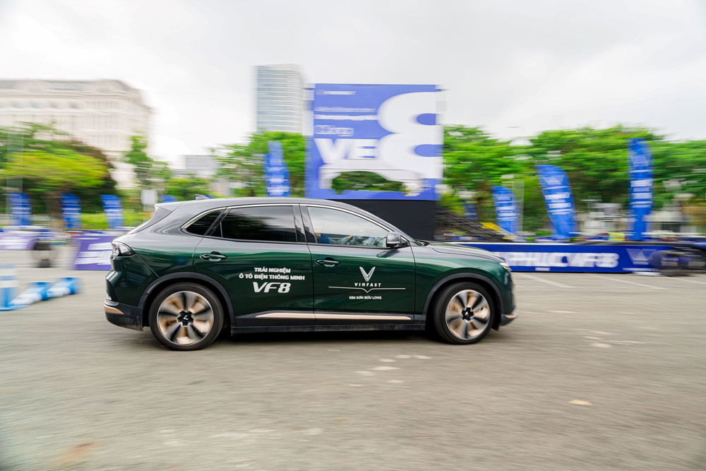 Vinfast Vf 8 Can Nha Thu 2 Cho Gia Dinh Me Xe Dich